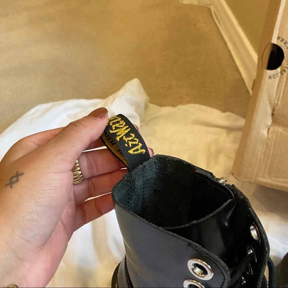 Dr. Martens JADON MAX Boots - Picture 12 of 16